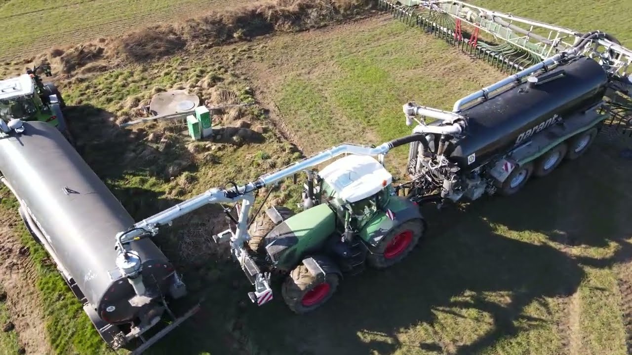 Fendt  939 Vario mit Frontandockarm beim Naturdünger/ Gülle 💩 ausbringen 2022.