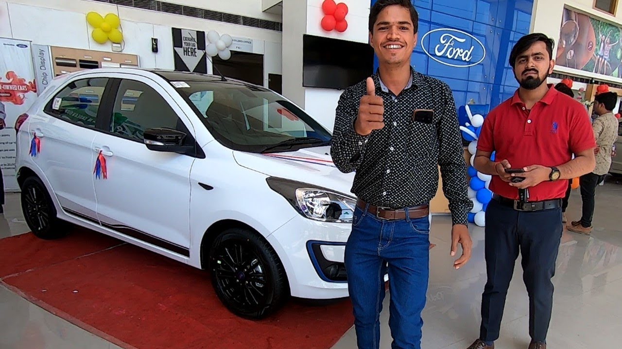 Ford Figo 2019 Titanium vs Titanium Blu Petrol vs Diesel Comparison