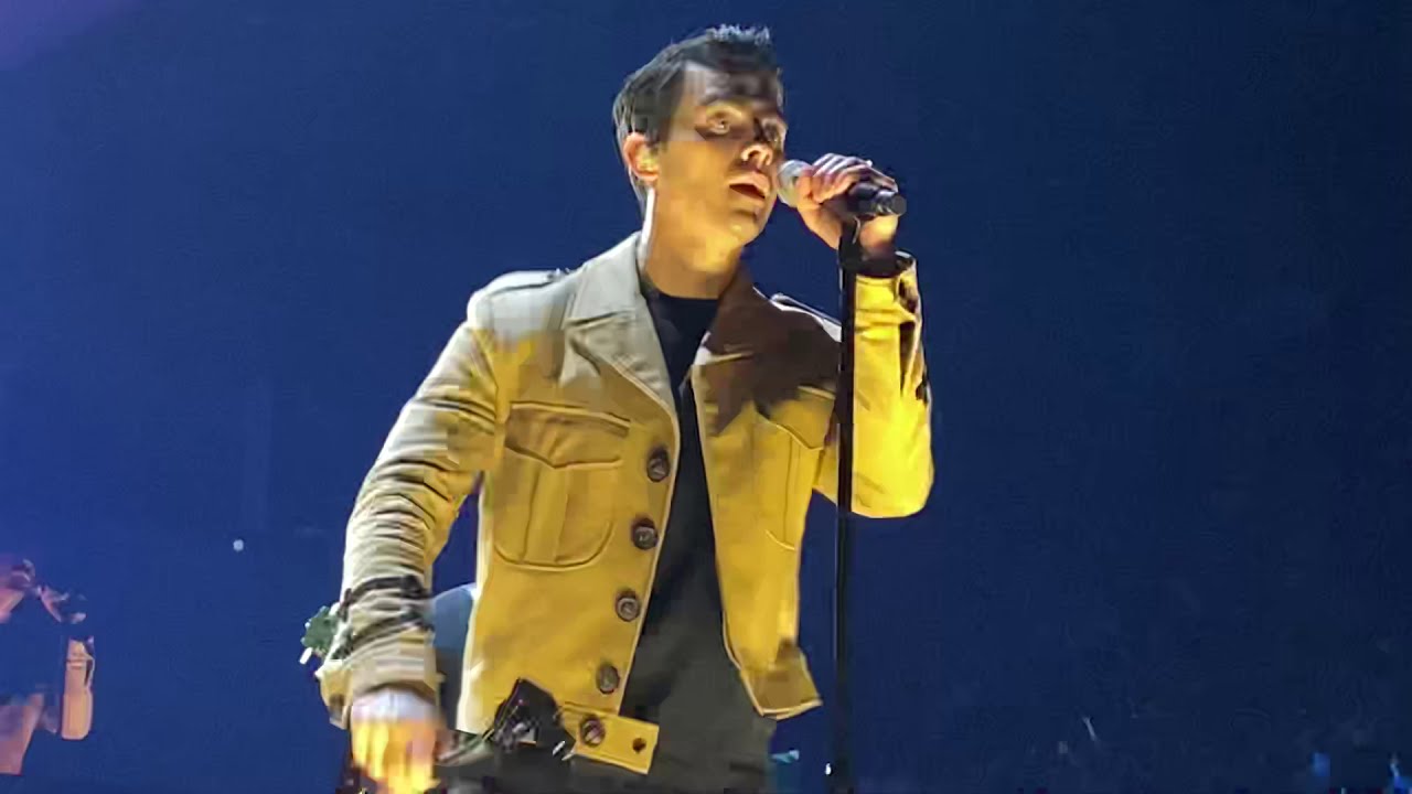 Medley (Mandy, Paranoid, Still in love with you, Play my music) Jonas Brothers Milan 14/02/2020