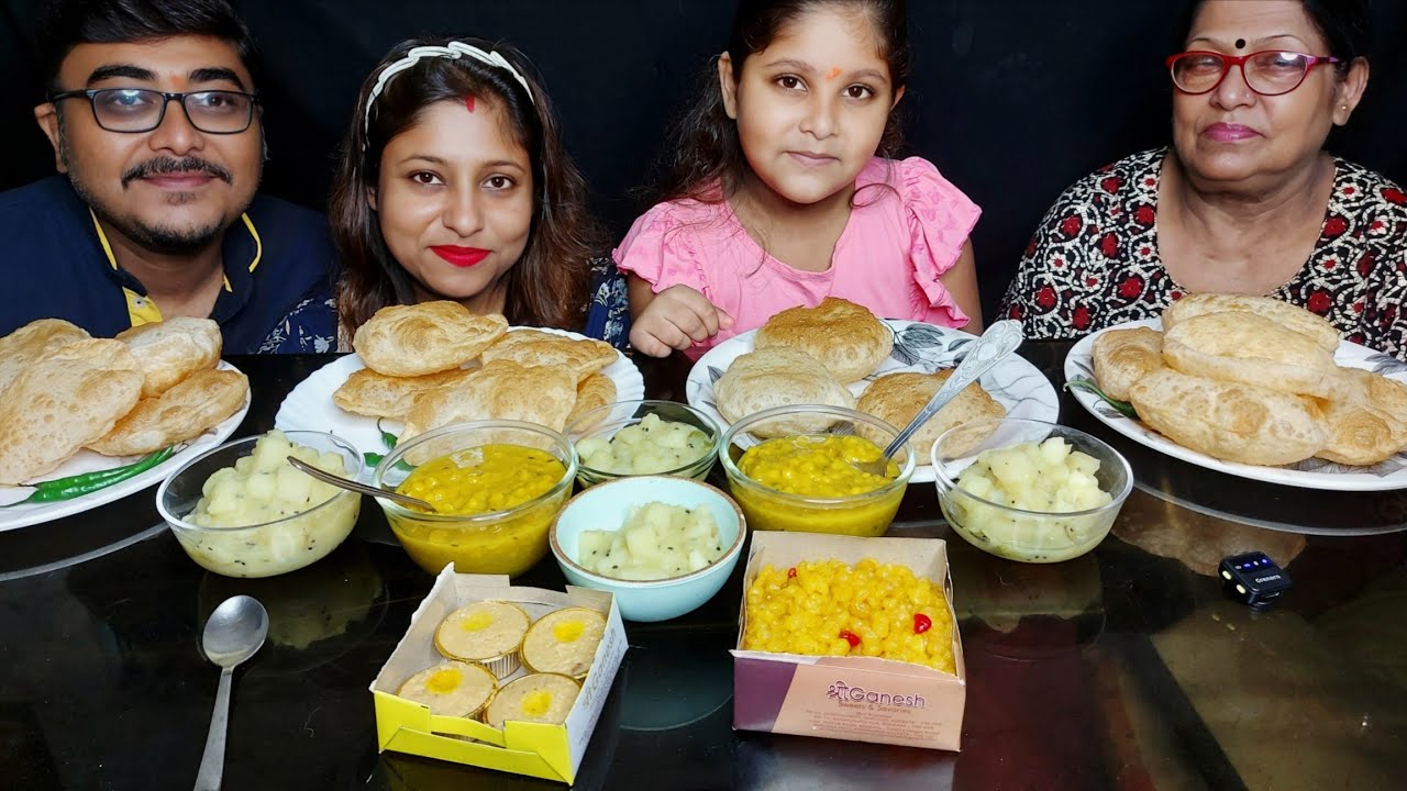 আজকে আবার একসাথে Lunch করলাম - লুচি, ছোলার ডাল, সাদা আলুর তরকারি, বোঁদে, মিষ্টি, কেমন লাগলো তোমাদের