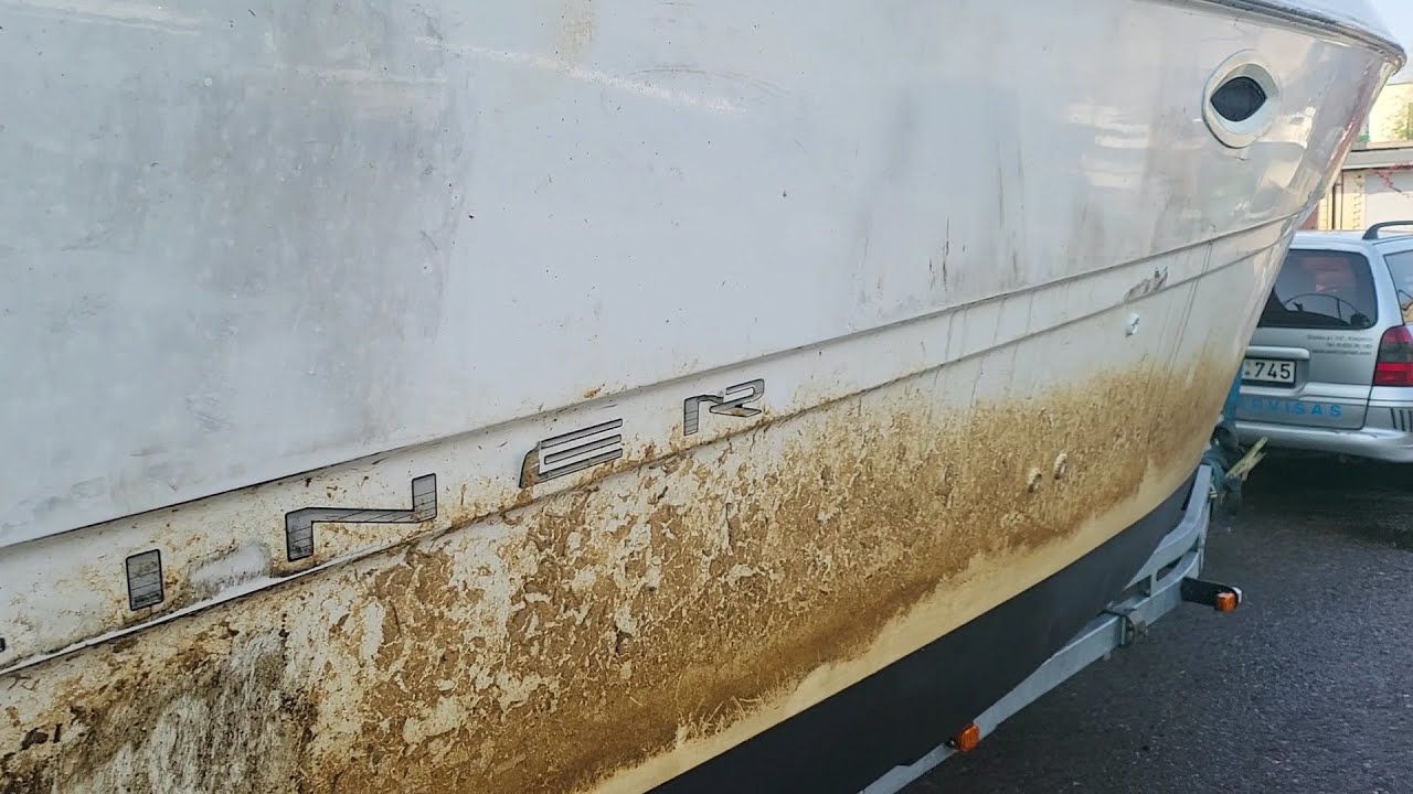 Hull cleaning for bayliner 245, easy 3 step cleaning for under 20 euros!