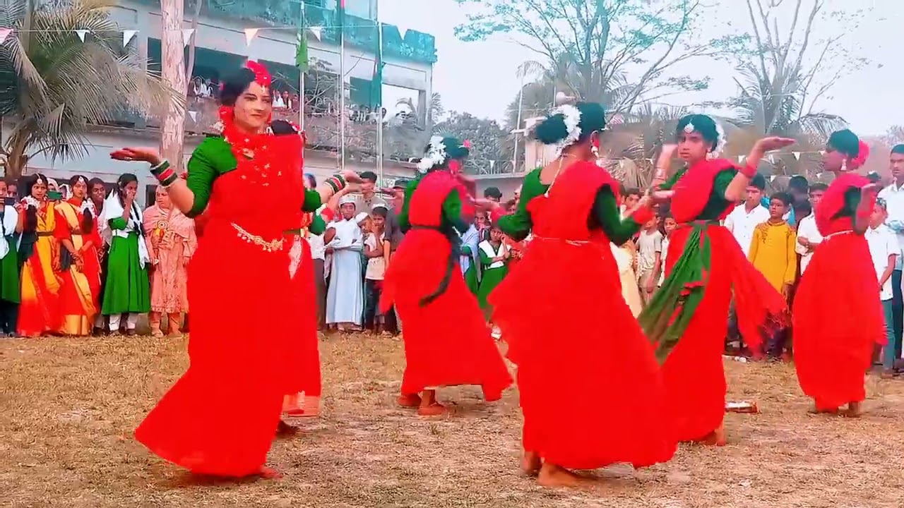 লাল সবুজে বিজয় নিশ্বাস হাতে হাতে ছড়িয়ে দাও। Lal bujhe Vijay Nisha Aate Aate Soniye da.