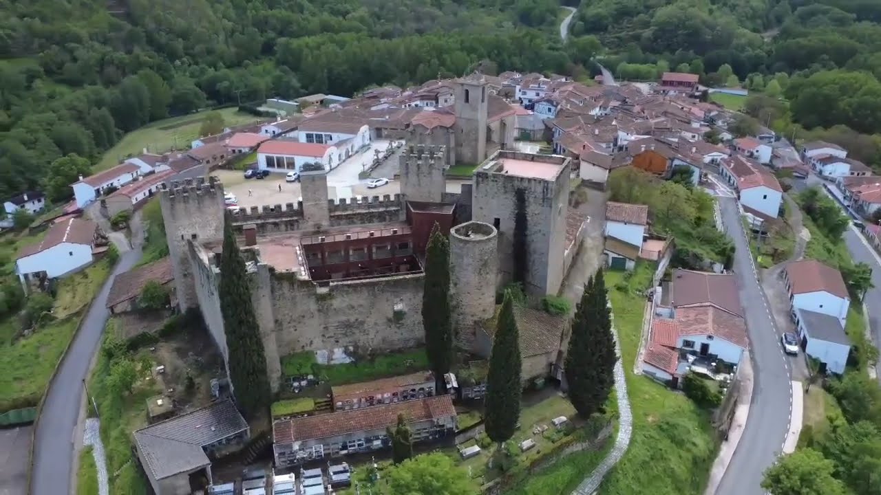 Castillo de Montemayor del R&iacute;o &ndash; Fortaleza Medieval entre Bosques de Salamanca.