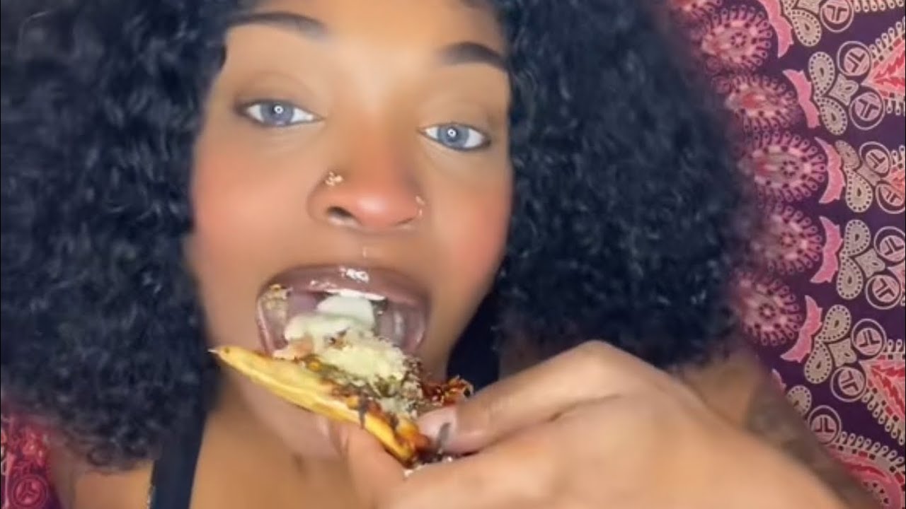 Pizza mukbang with lots of ranch