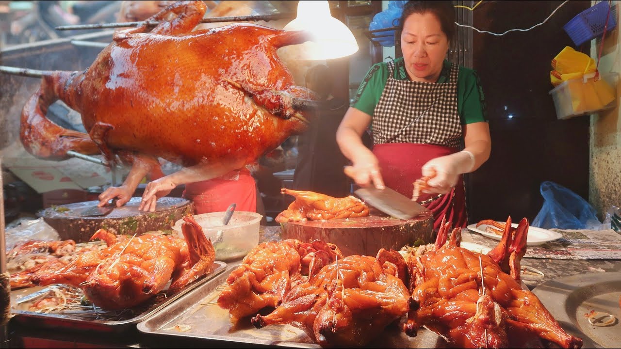 This roast duck stall provides for the whole city - too crowded - can't serve