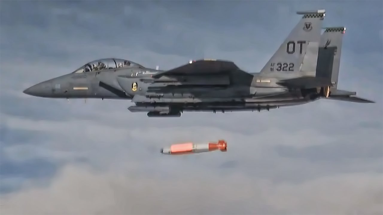 B61-12 Guided Standoff Nuclear Bomb &bull; Test Drop