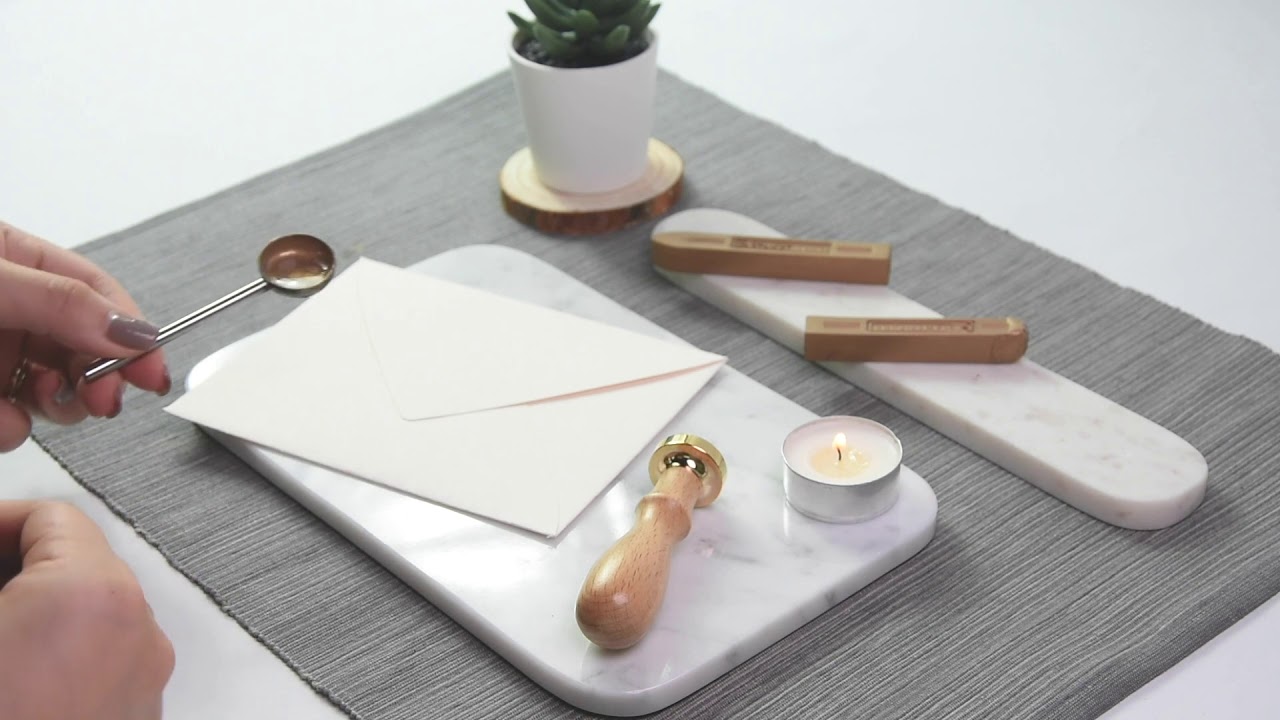 Faire un cachet de cire avec une cuillère
