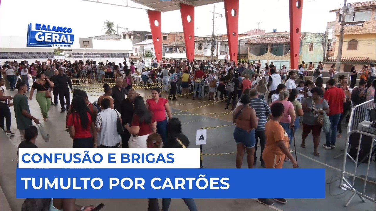 Longas Filas e Tumulto Marcam a Entrega de Cartões da Prefeitura