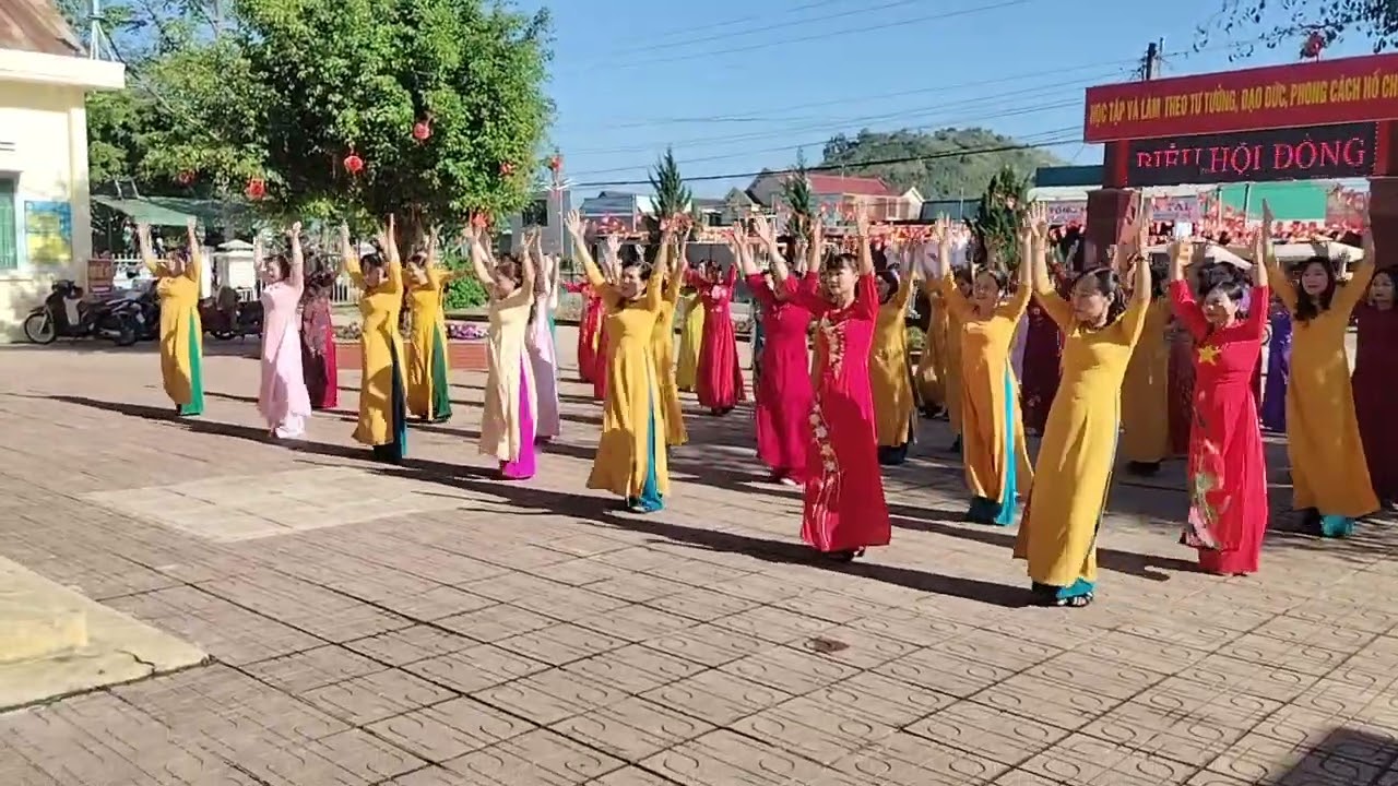 Hội LHPN xã Bảo Thuận đồng diễn dân vũ chào mừng kỷ niệm 116 năm ngày Quốc tế phụ nữ 8/3 