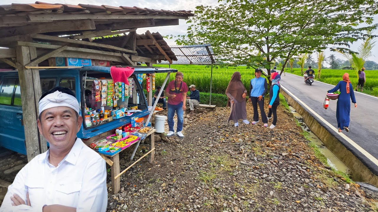UNIK & JADUL 🤩 Ber Etalasekan Mobil Tua Beratapkan Saung,Warung Kopi Tengah Sawah Lembur Pakuan KDM