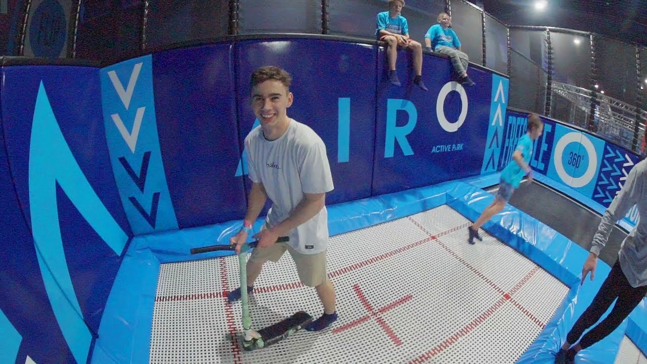 Hulajnoga na parku trampolin!
