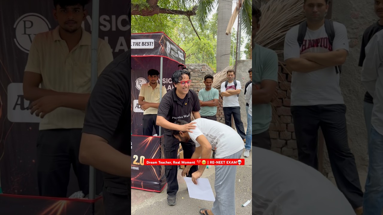 Saleem Sir Spotted at RENEET Exam Centre! Har NEET Aspirant Ka Dream Teacher ❤️🥹 |