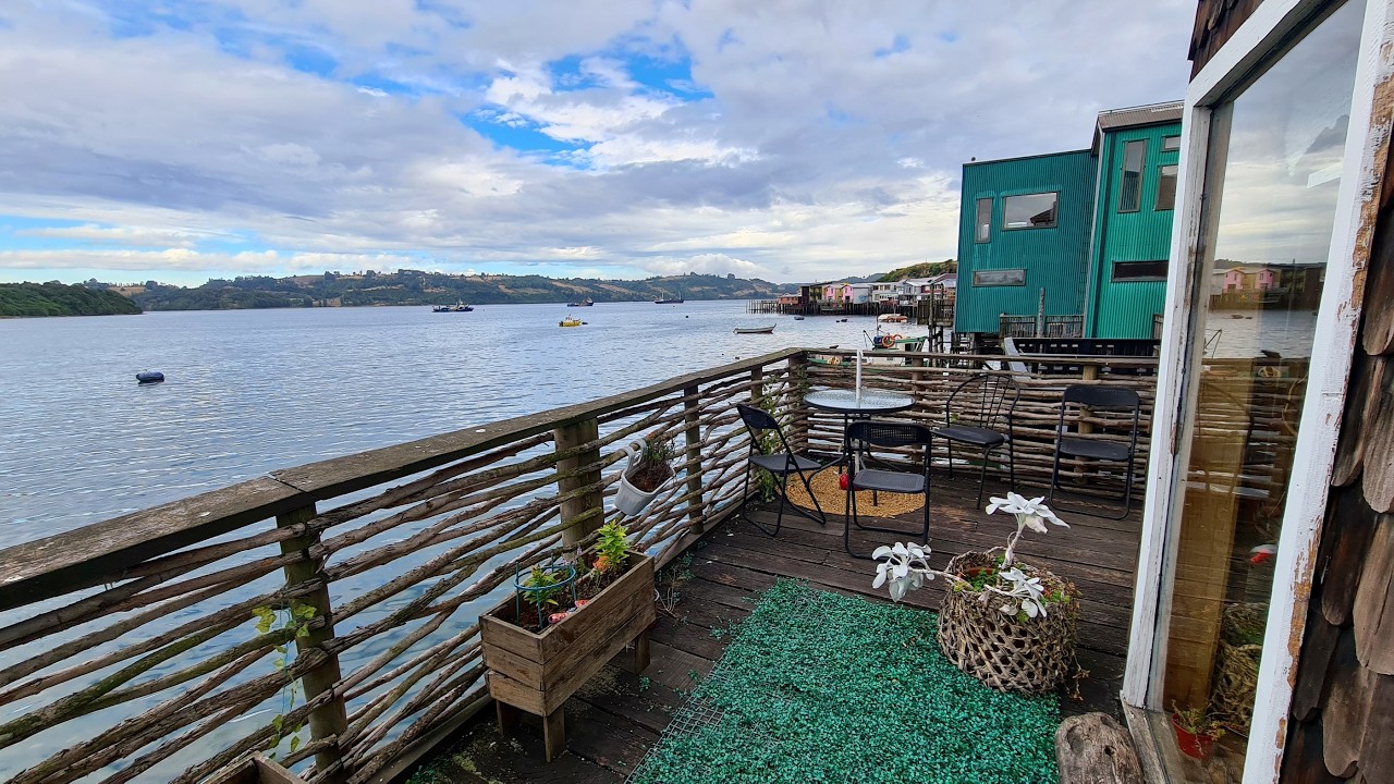 1.200 km para alojarse en una casa sobre el mar en el sur de Chile: palafitos de Chiloé