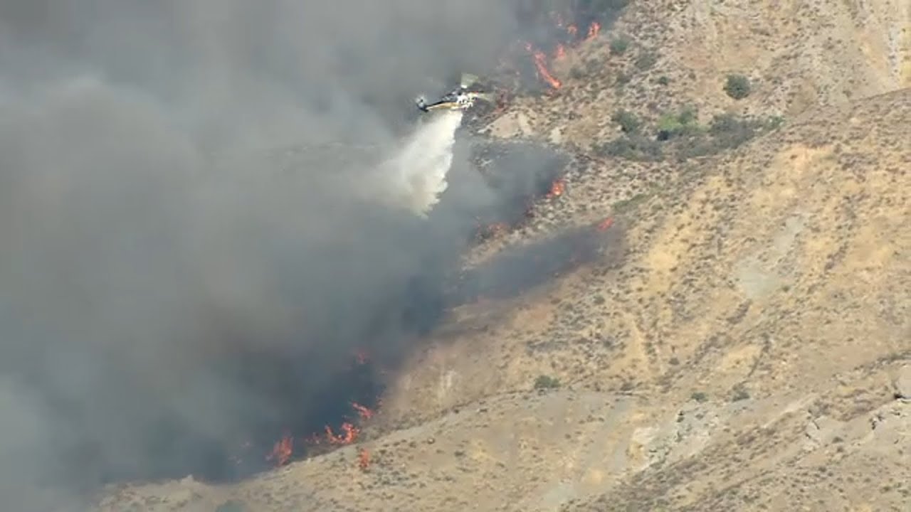 LIVE: Fast-moving brush fires threaten homes in Castaic and Canyon Country I ABC7