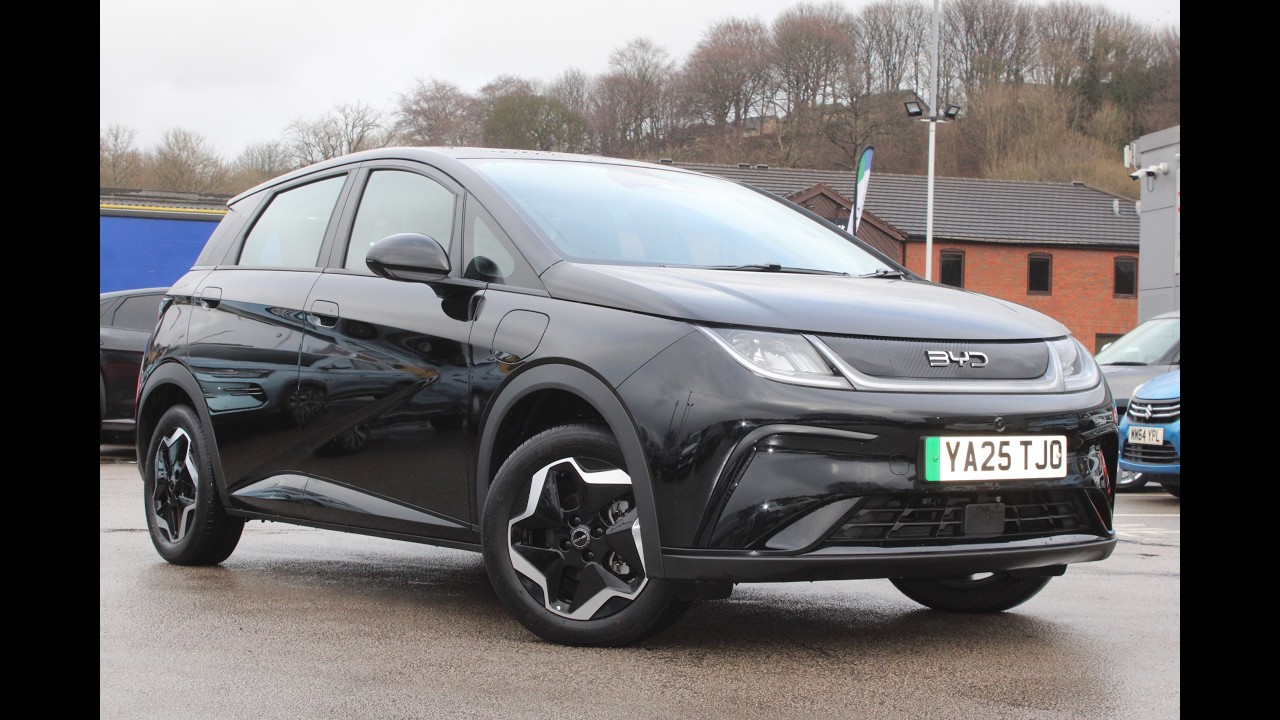 YA25 TJO BYD Dolphin 70Kw Active Auto 5dr BEV Jet Black 2025