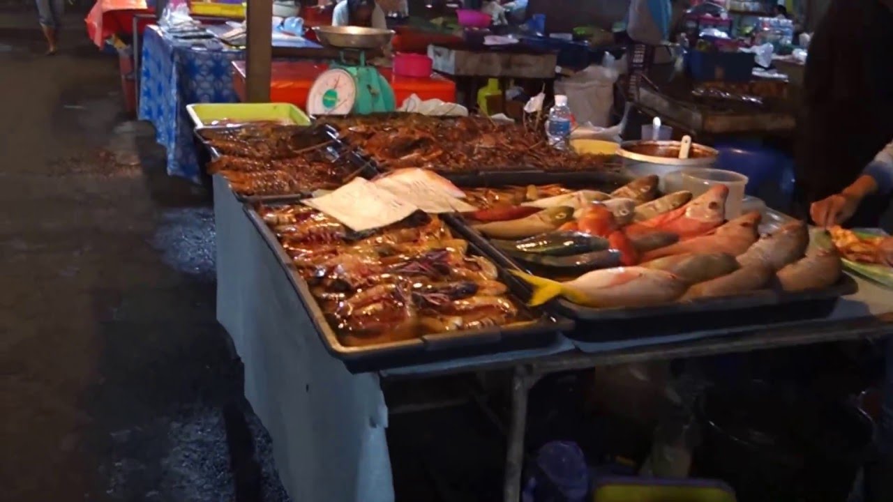 コタキナバルのナイトマーケット Night market at Kota Kinabalu, Malaysia