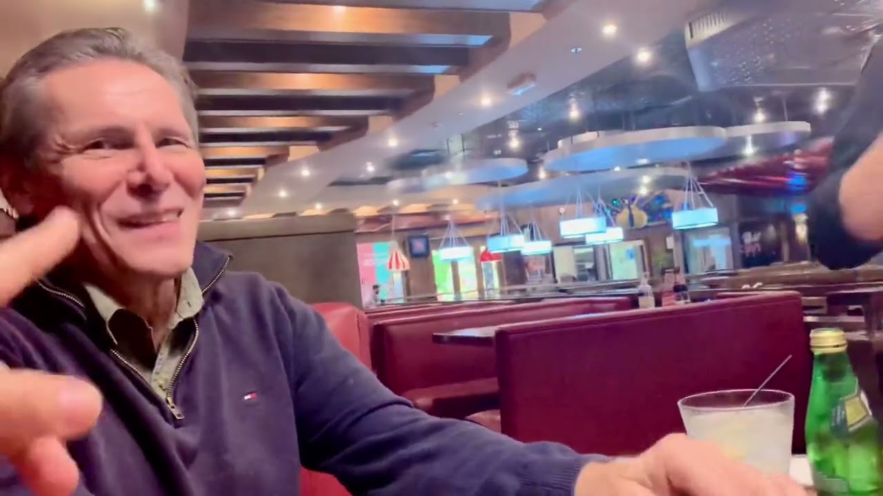 TGI Friday sang Happy Birthday to my husband | TGIF Landmark Mall, Doha, Qatar
