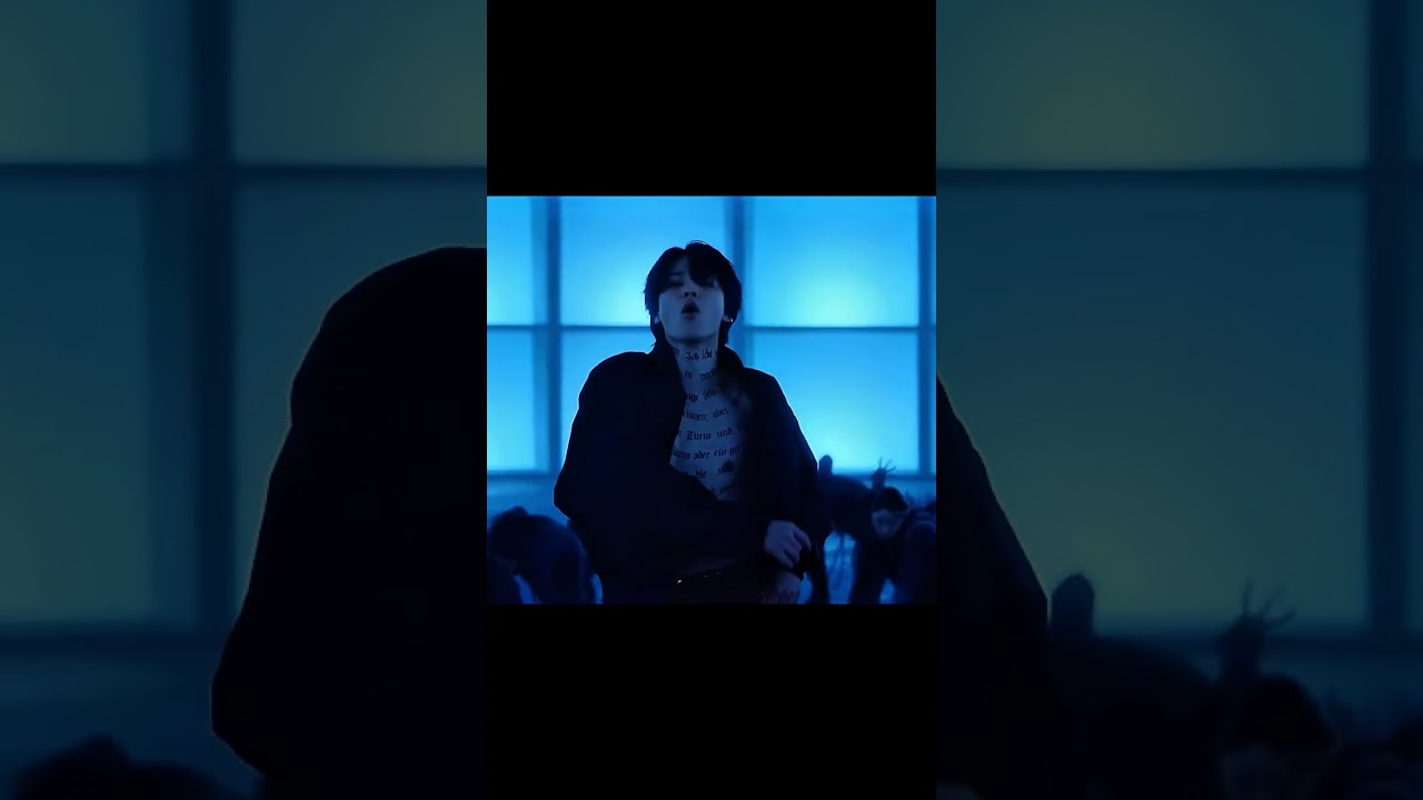 Why so fineee... #bts#jimin#seoulcity#jennnieruby