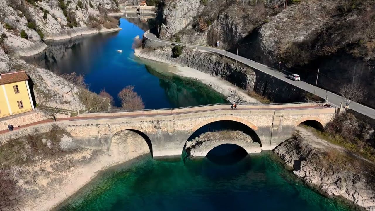 Esplorando l'Abruzzo: lago di San Domenico e Villalago (AQ) - drone 4K HDR