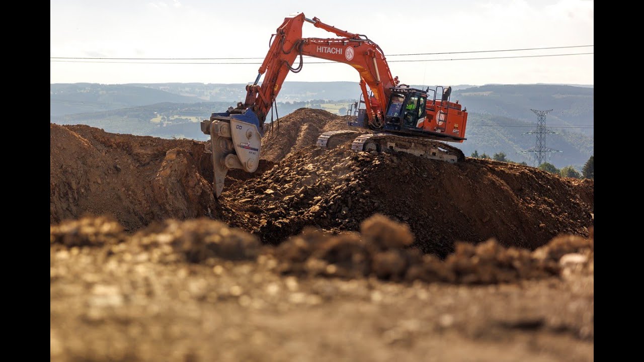 Jan De Nul utilises new Hitachi ZX690LCH-7 in Belgium