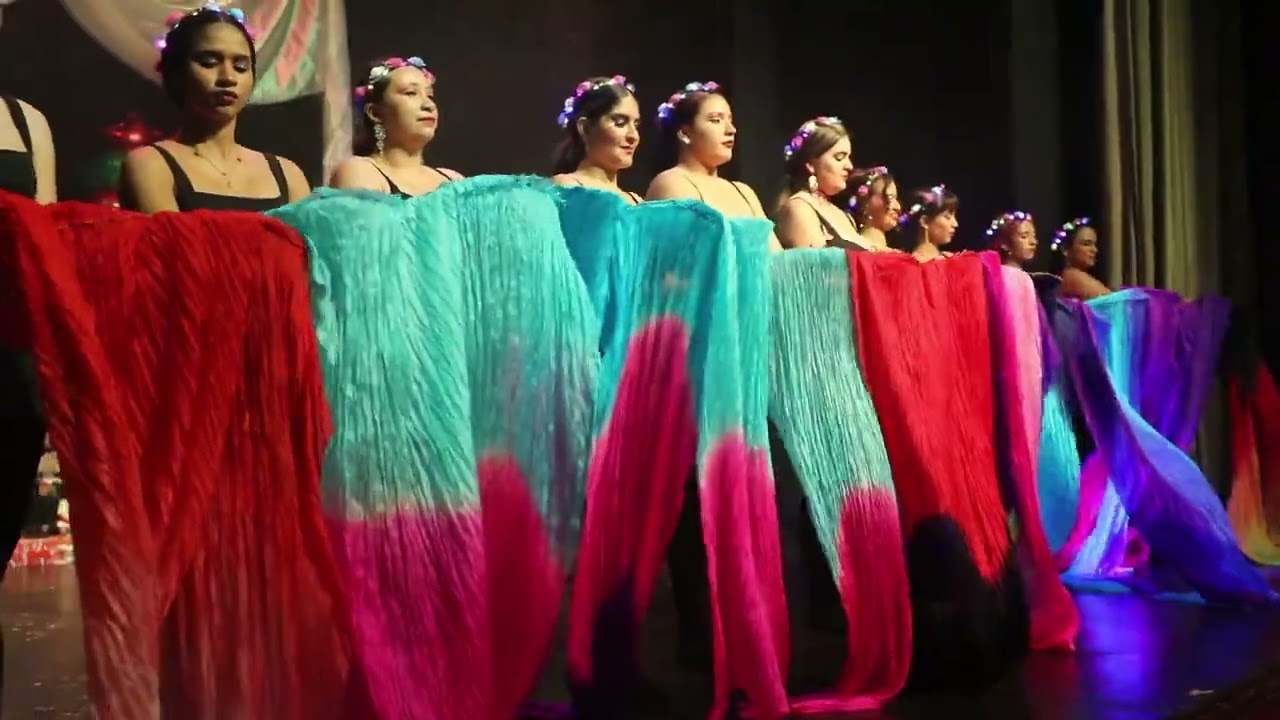 Peitho's veil by Paul Dinletir | Luminous Reunion  | Gala de danza 