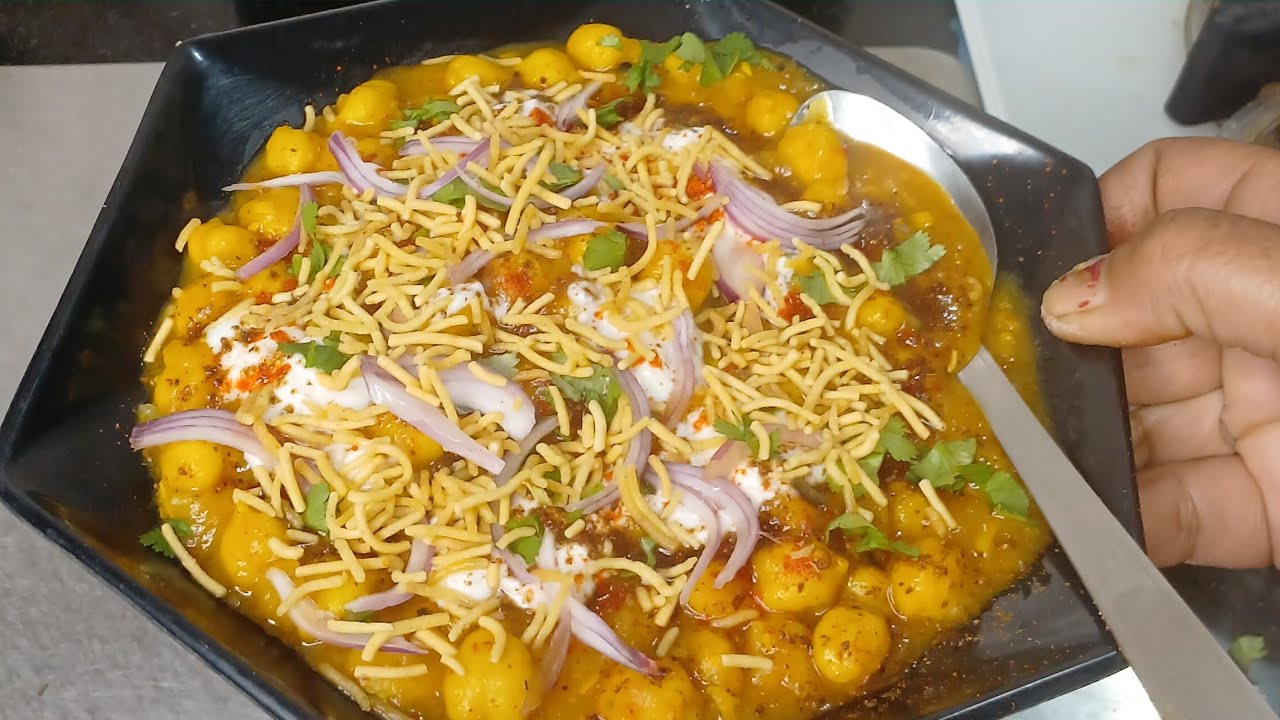 जब तक दो प्लेट नहीं खाएंगे मन ही नहीं भरेगा #tikkichaat #amazing #recipe #cooking  #streetfood 