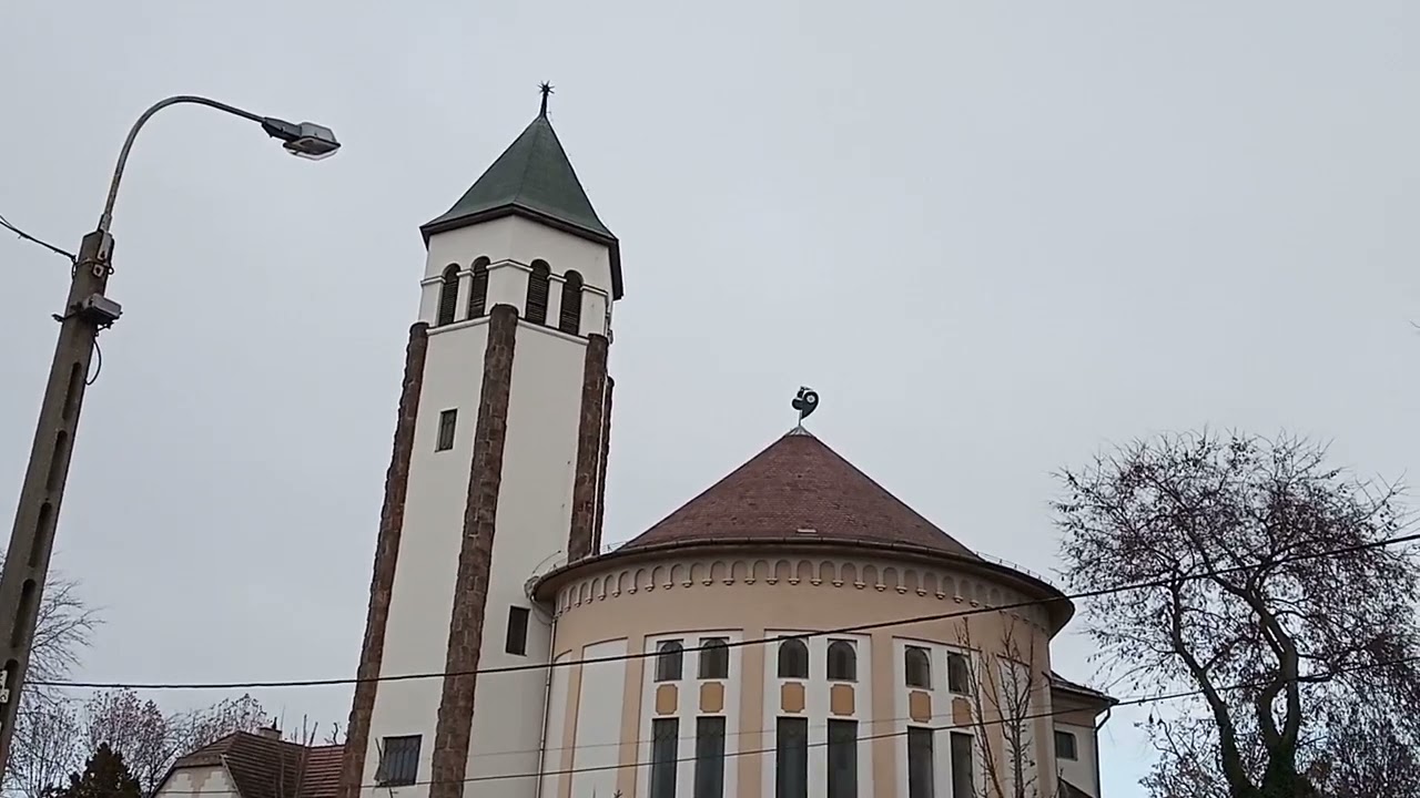 Budapest XIX. Kispest (H) - Wekerle-telepi református templom harangjai (lépegető istentiszteletre)