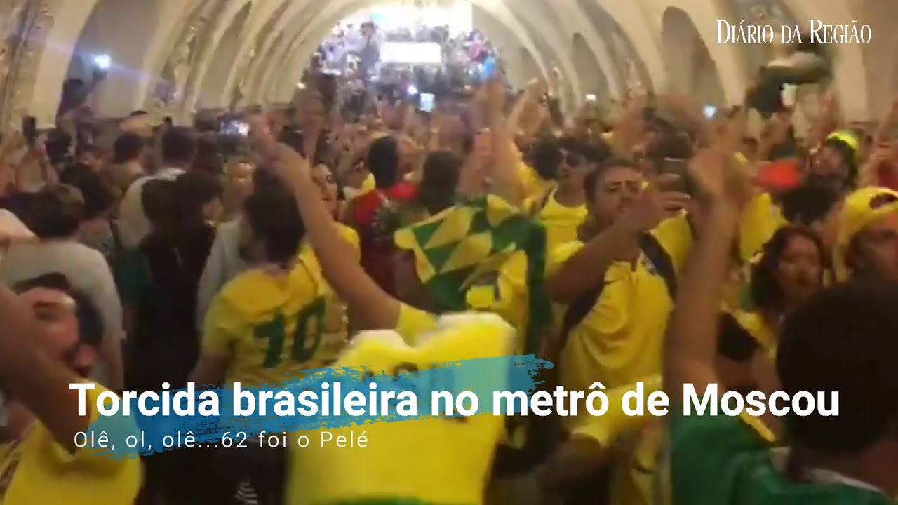 FESTA BRASILEIRA - Torcedores invadem metrô de Moscou para comemorar