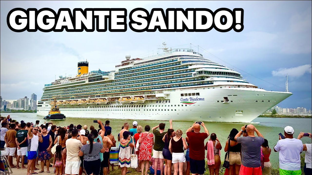 NAVIO de Cruzeiro saindo em ITAJAÍ Santa Catarina 