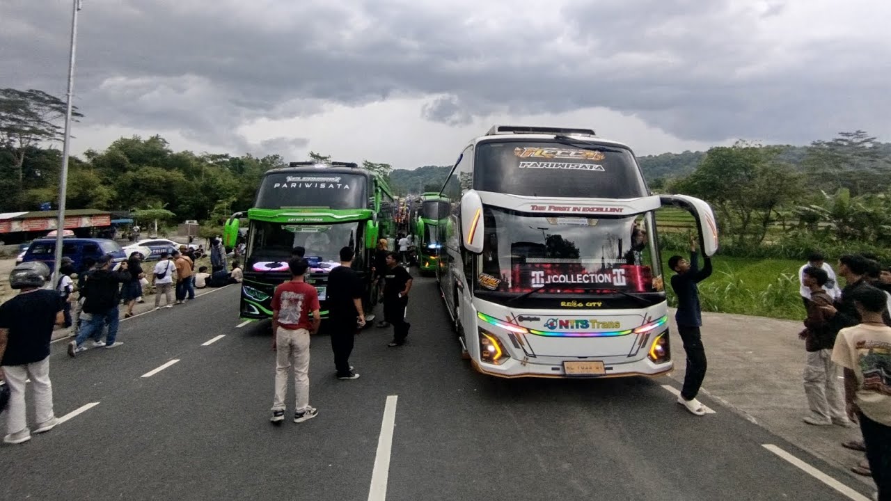 Jangan melirik nanti tertarik 
