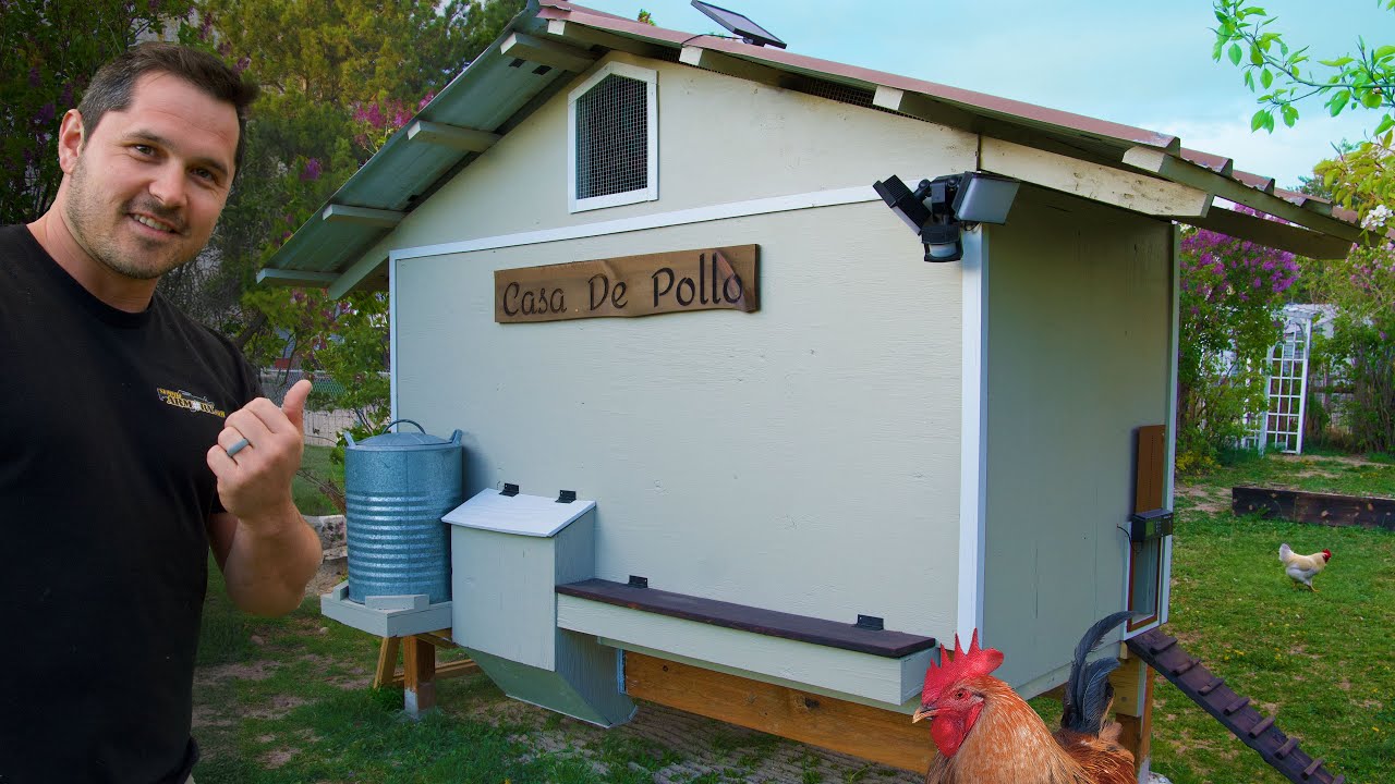 This Chicken Coop Runs Itself – And It’s Built From Scraps!