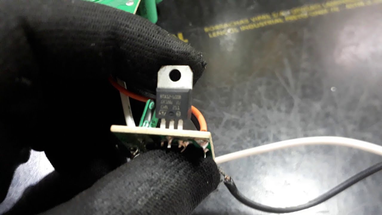 comutação automática, 110/220V, com TRIAC