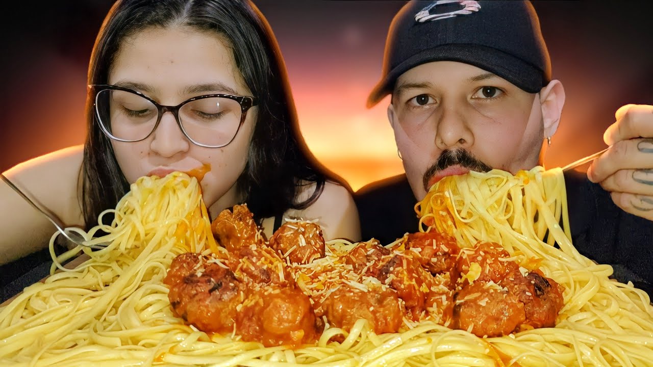 #160 ASMR COMIDA | MACARRÃO COM ALMÔNDEGAS (PARTICIPAÇÃO DA MINHA PRINCESA) MUKBANG BRASIL.