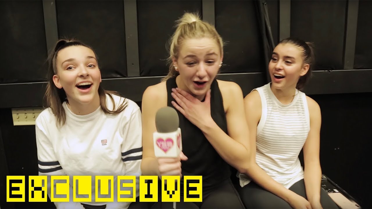 Kendall, Chloe & Kalani's Singing + Holiday Scoop! | Dance Moms Stars' Irreplaceables Tour!