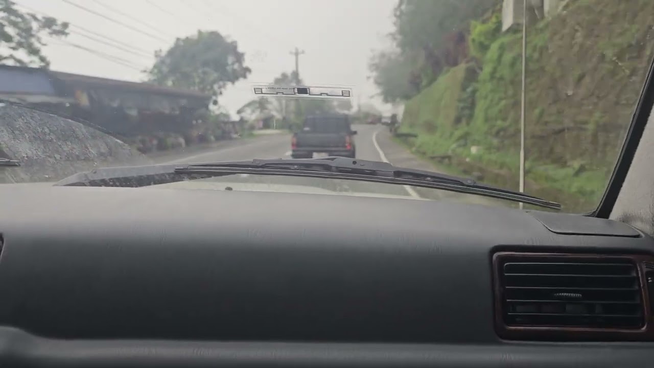 Toyota Land Cruiser 80 driving in Mist