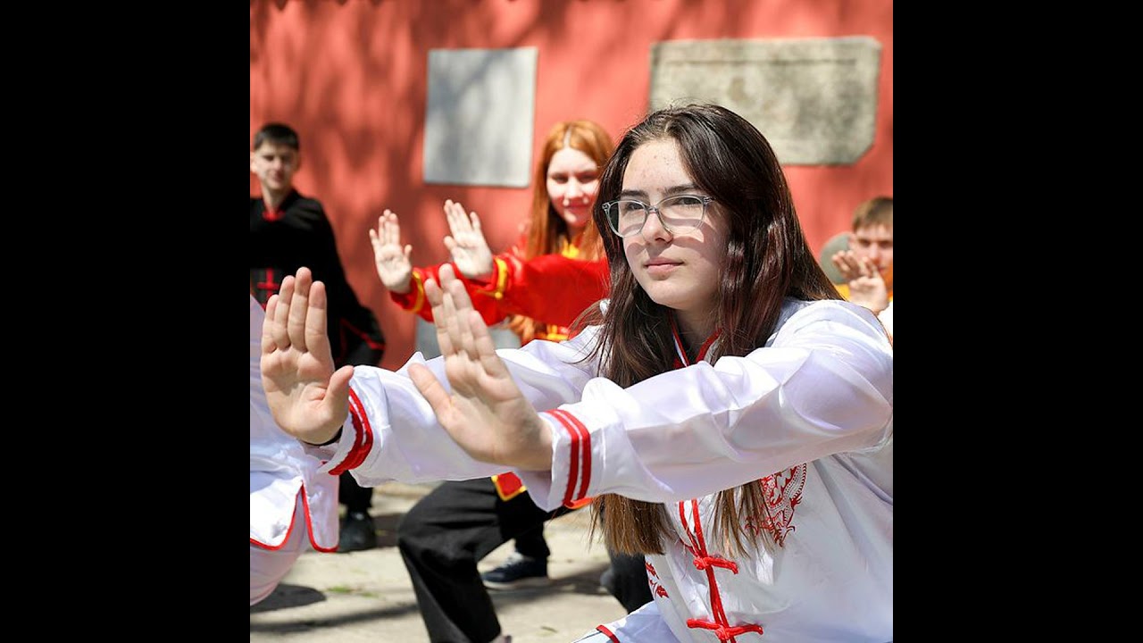 Why is "Becoming Chinese" going viral overseas?