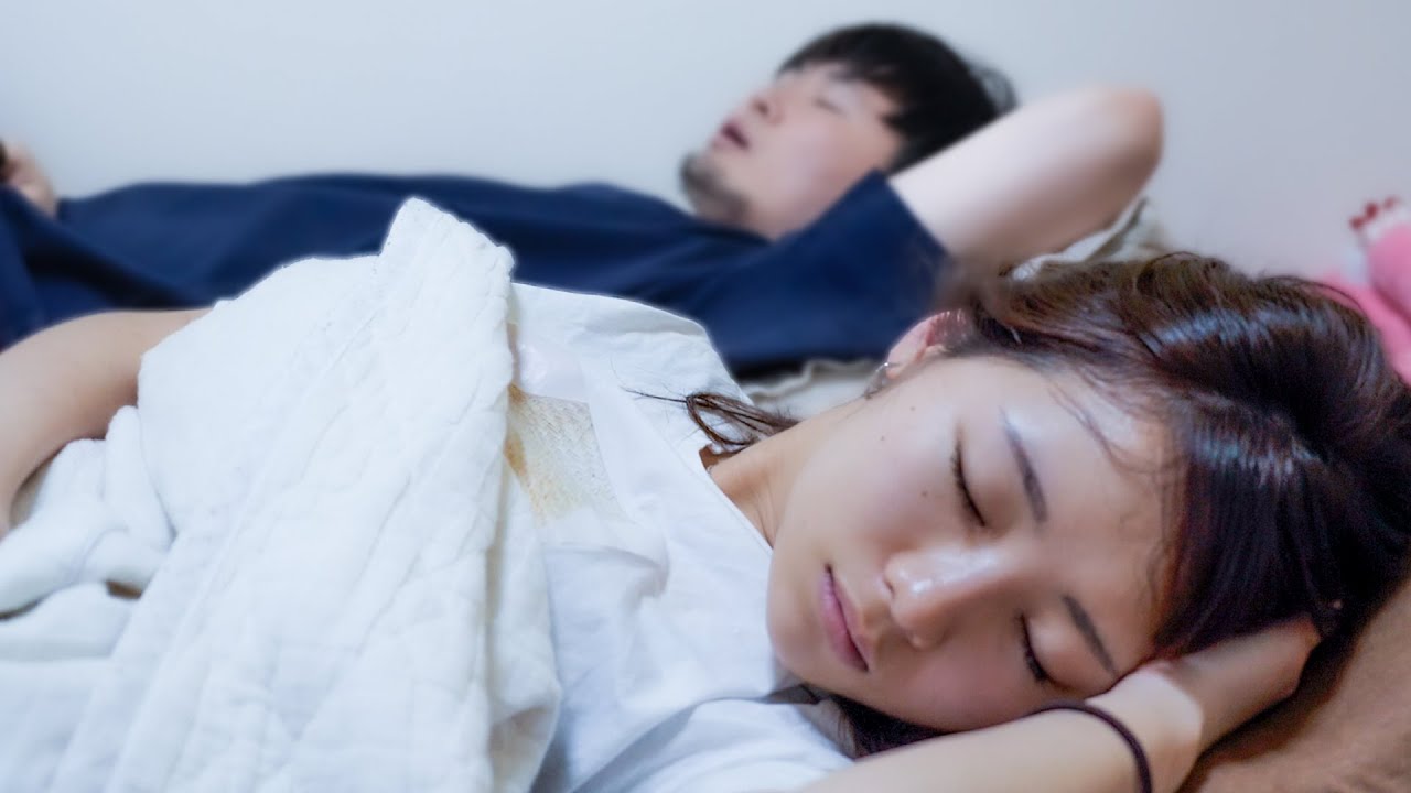 【モニタリング】夫婦のベッドで寝ている姿を録画したらヤバい所が映っていたw  【寝言】