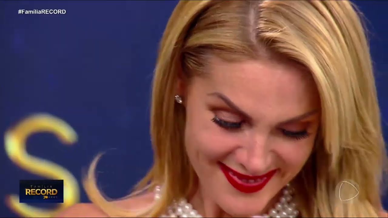 Ana Hickmann chora e agradece aos colegas: 