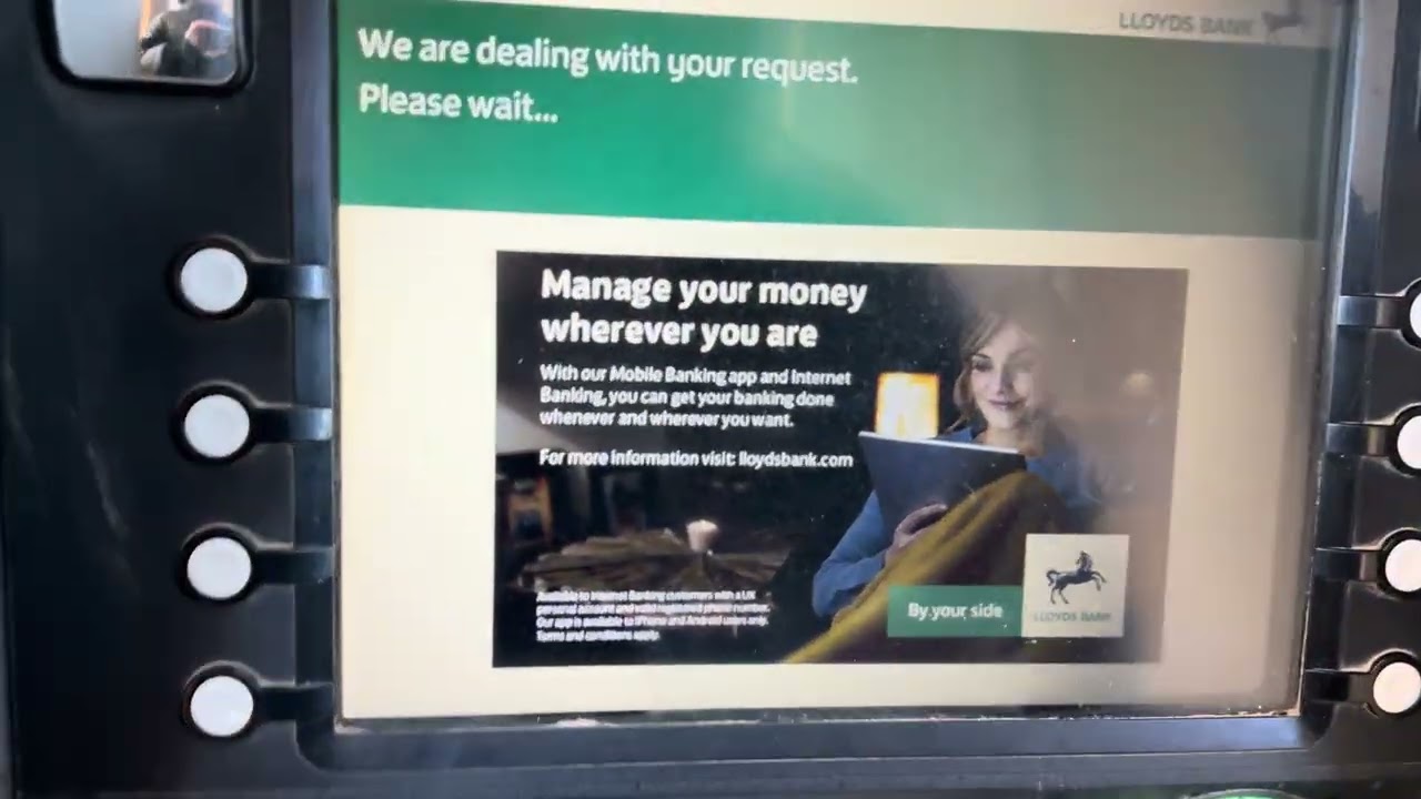 Снятие 40 фунтов стерлингов со счета в банке Lloyds Bank.