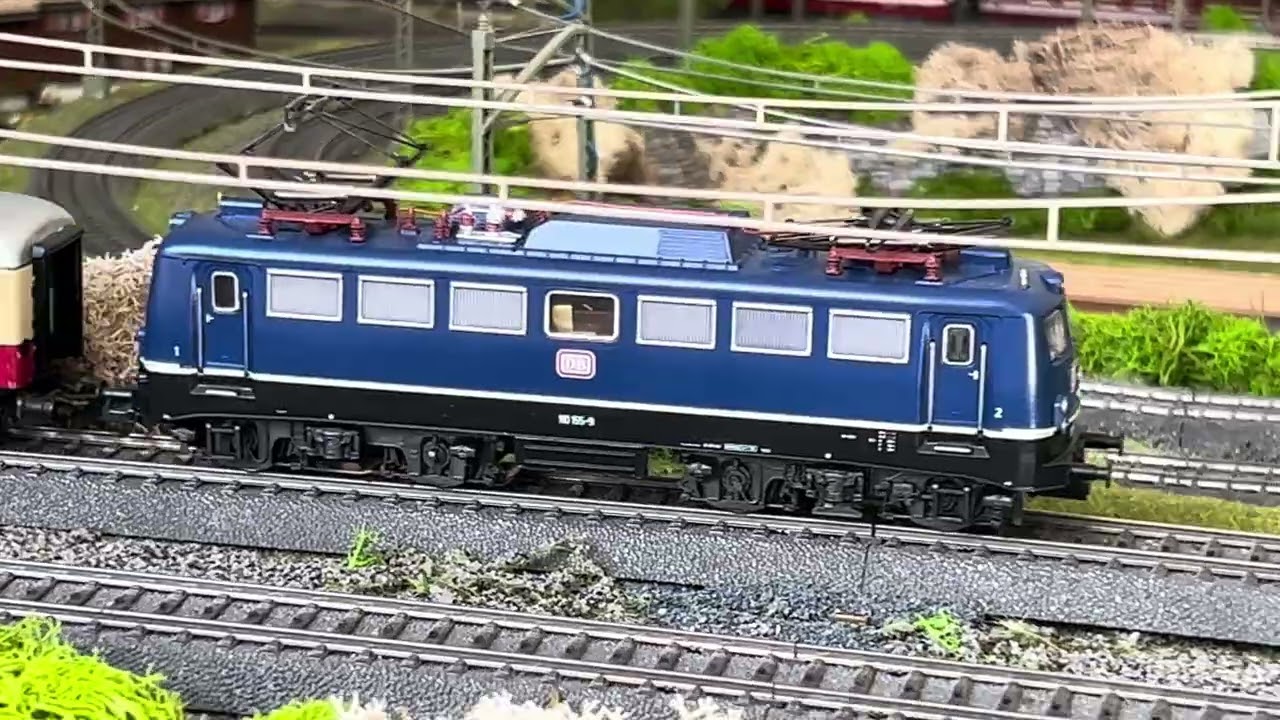 Märklin H0: BR 140 (37407) neu im Vergleich BR 110 (3740) gebraucht 