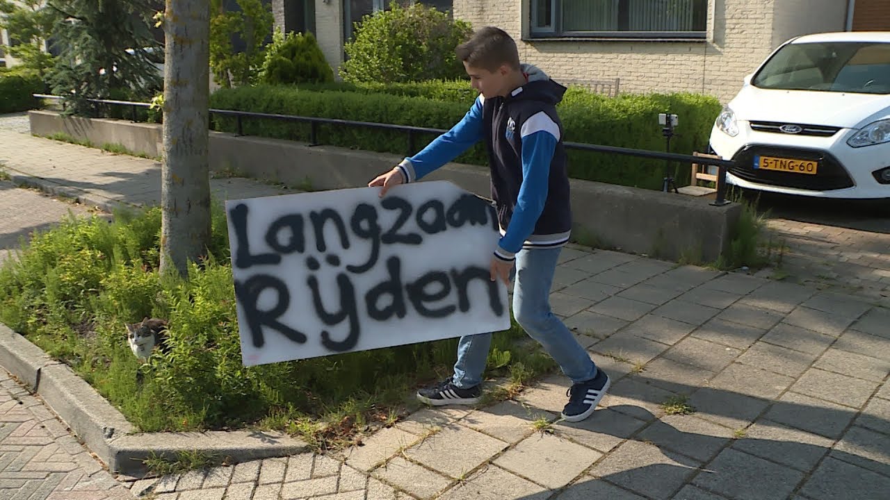 Bewoners Quadriviumlaan in Alphen zijn hardrijders spuugzat