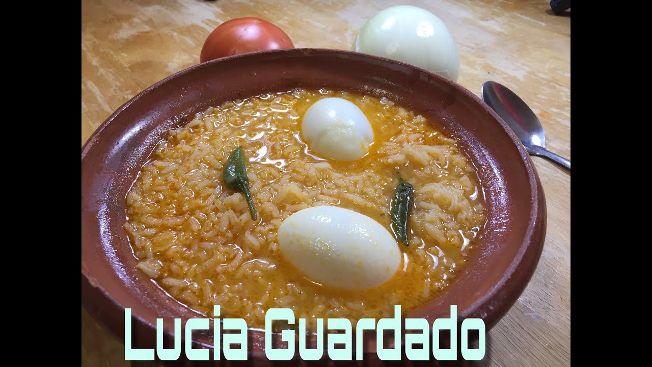 Sopa de Arroz con Huevo Duro y Truco para que Quede Anaranjado