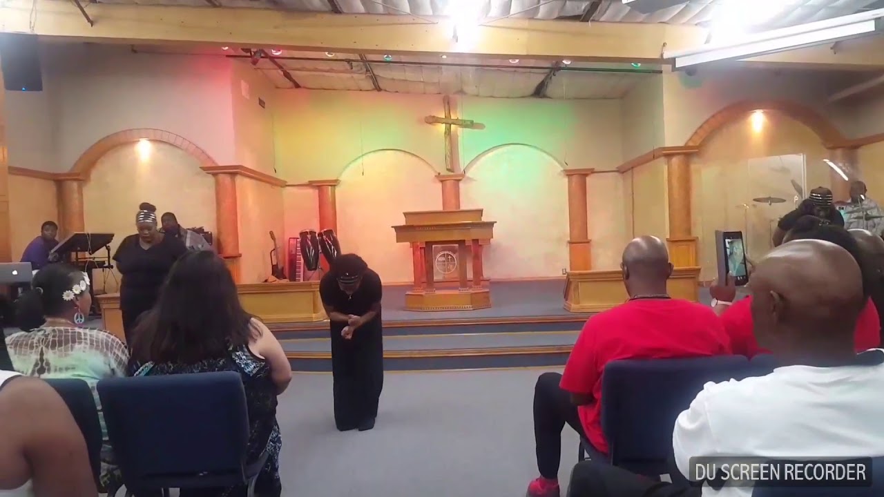 Tasha Cobb-Gracefully Broken Praise Dance