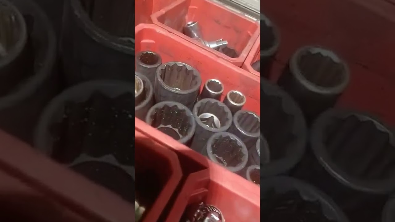 6 point Versus 12 point 👉🔧never use 12 point socket on 6 point bolt 🔩 🤔