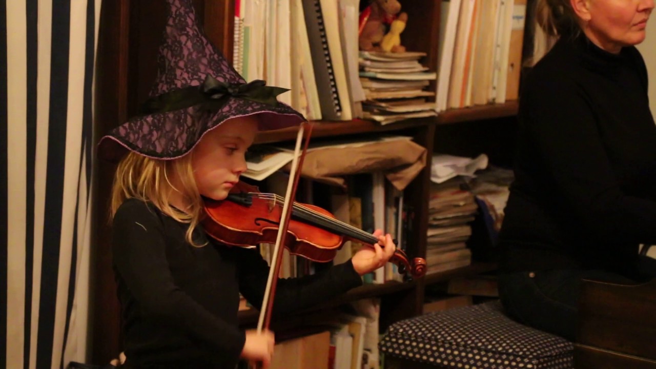 Witch Lucia On Violin: Fiocco's Allegro