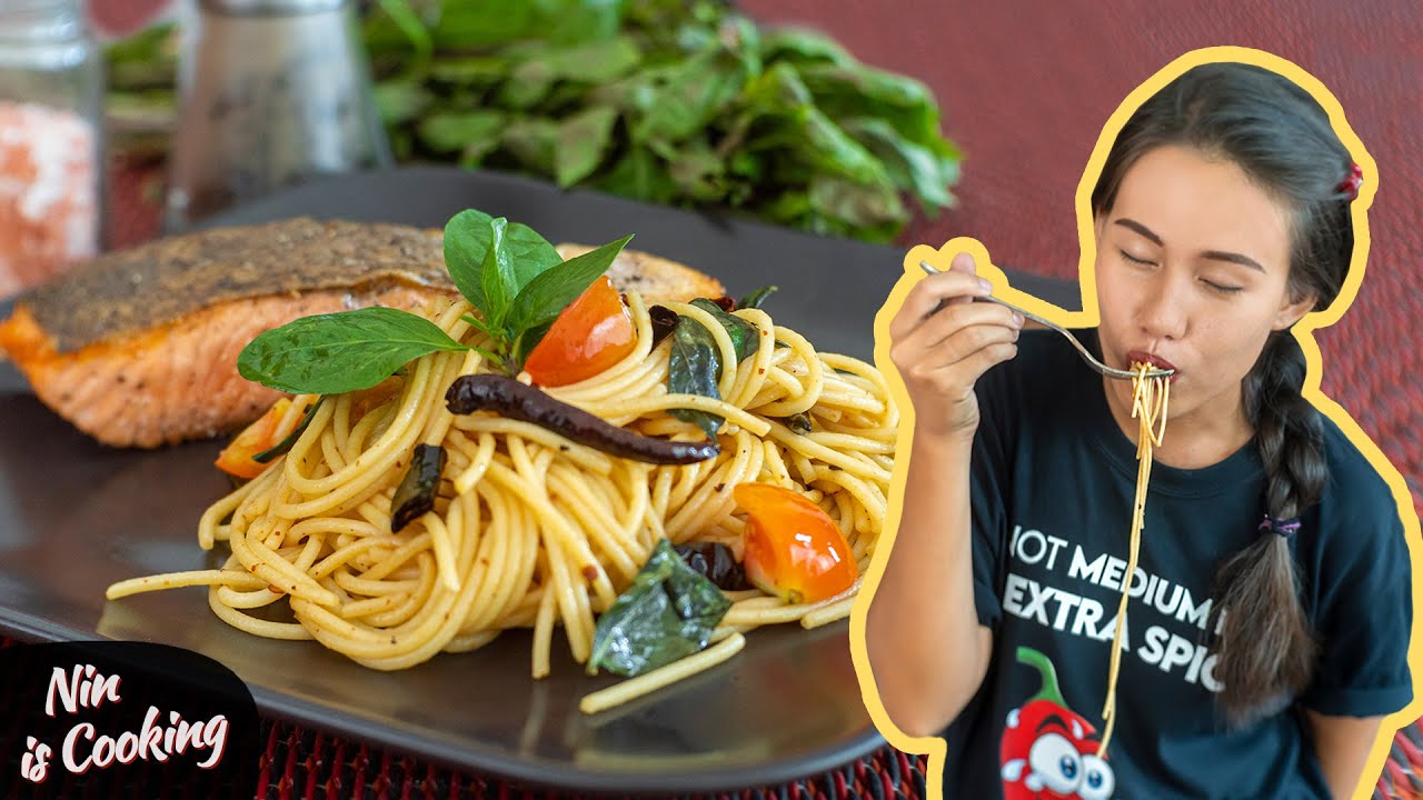 How To Make Spicy Spaghetti at Home (Thai Fusion Pasta) 🔥🔥🔥