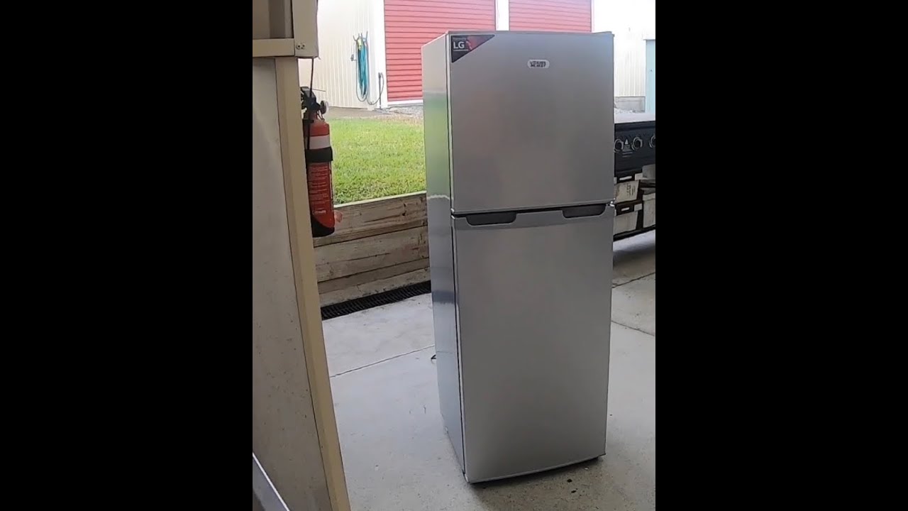 Brass monkey 12v upright fridge freezer 138l