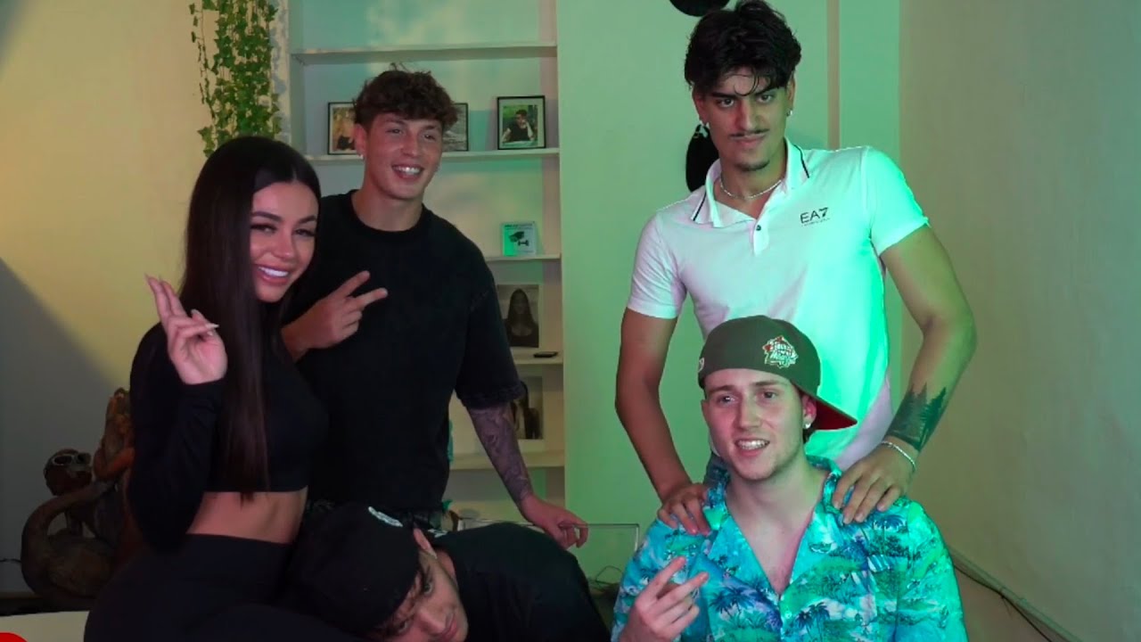 IL ROSSO, VALERIO MAZZEI, FRATINO E FENE GUIDATI IN CUFFIA PER MARTINA SMERALDI!