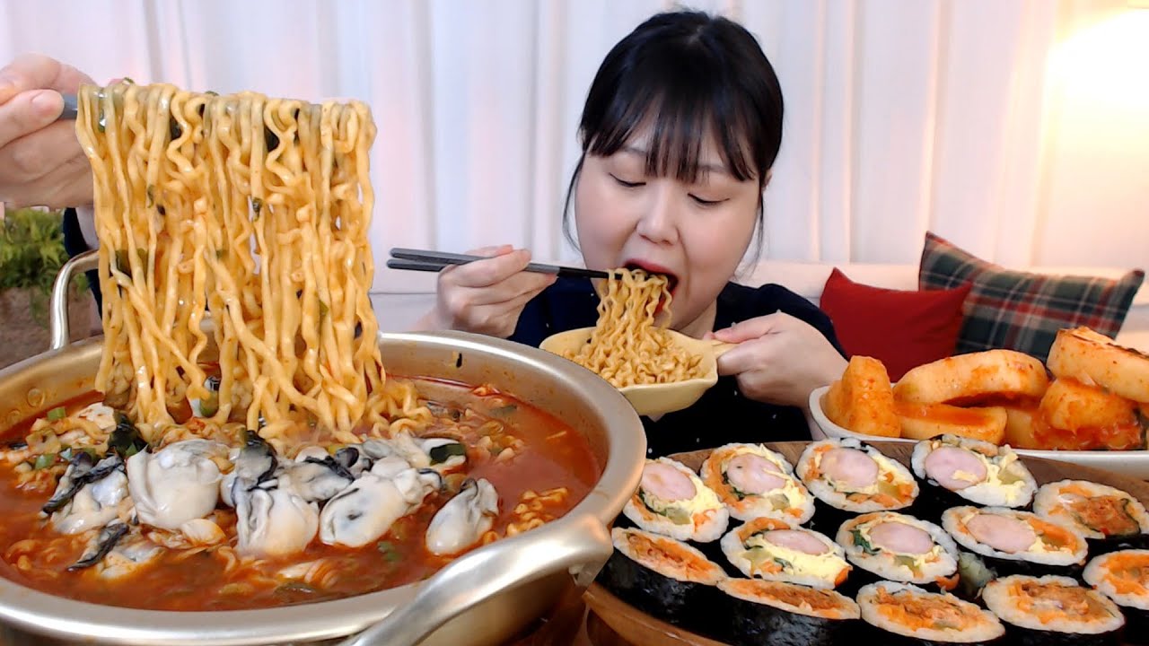 얼큰한 굴진짬뽕 김치참치김밥 소세지김밥 섞박지 먹방 Spicy Oyster Jjamppong Noodles Gimbap Kimchi Mukbang