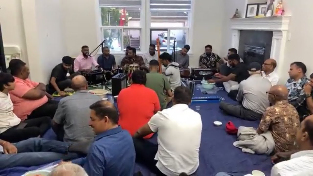 Fiji Bhajan By Junior Ashok vs Melvin Chandra